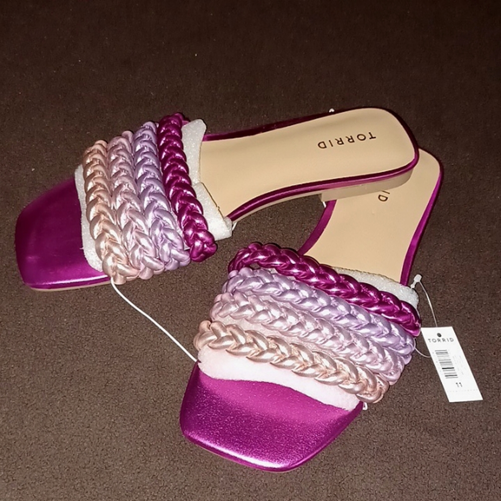 🔥SALE🔥 Torrid Multi-Fuschia Slide Sandals Sz.11ww